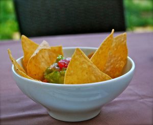 nachos con guacamole